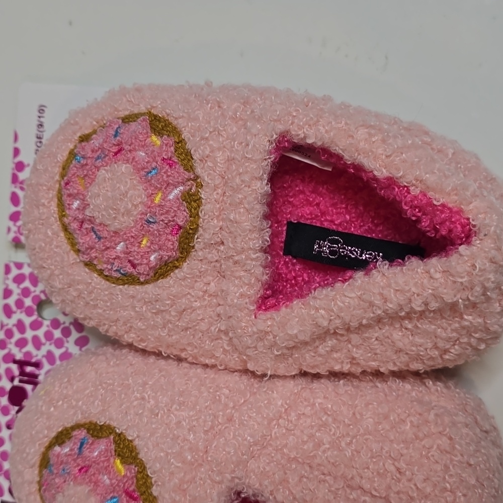 Kensie  Toddler Girl Pink Donut Slippers 9/10 - Picture 2 of 4